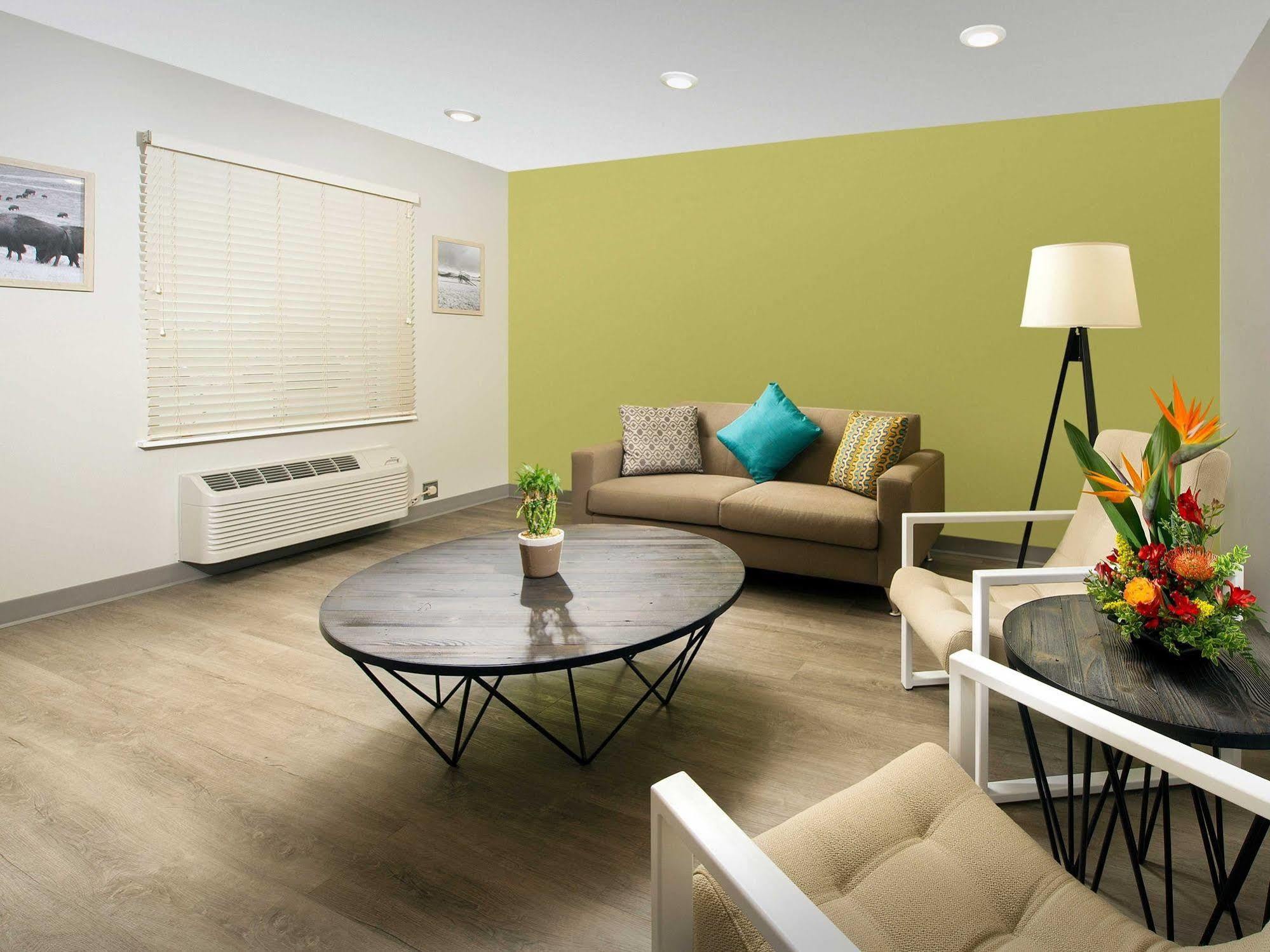 Woodspring Suites Fargo North Near Ndsu Dış mekan fotoğraf