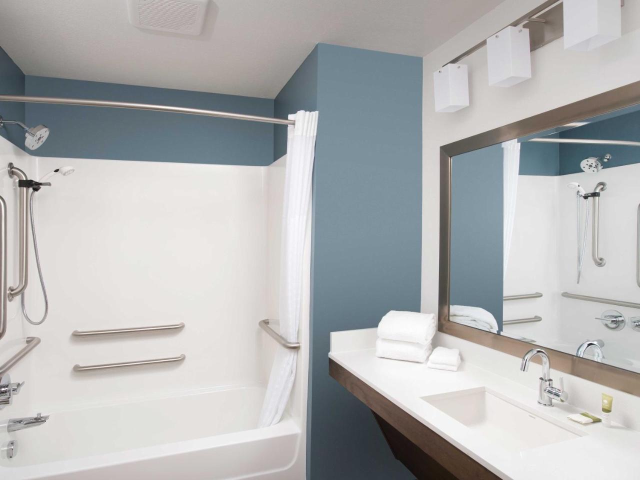 Woodspring Suites Fargo North Near Ndsu Dış mekan fotoğraf